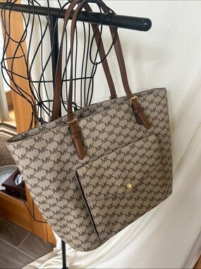 Michael Kors Signature MK Tote in Tan and Brown